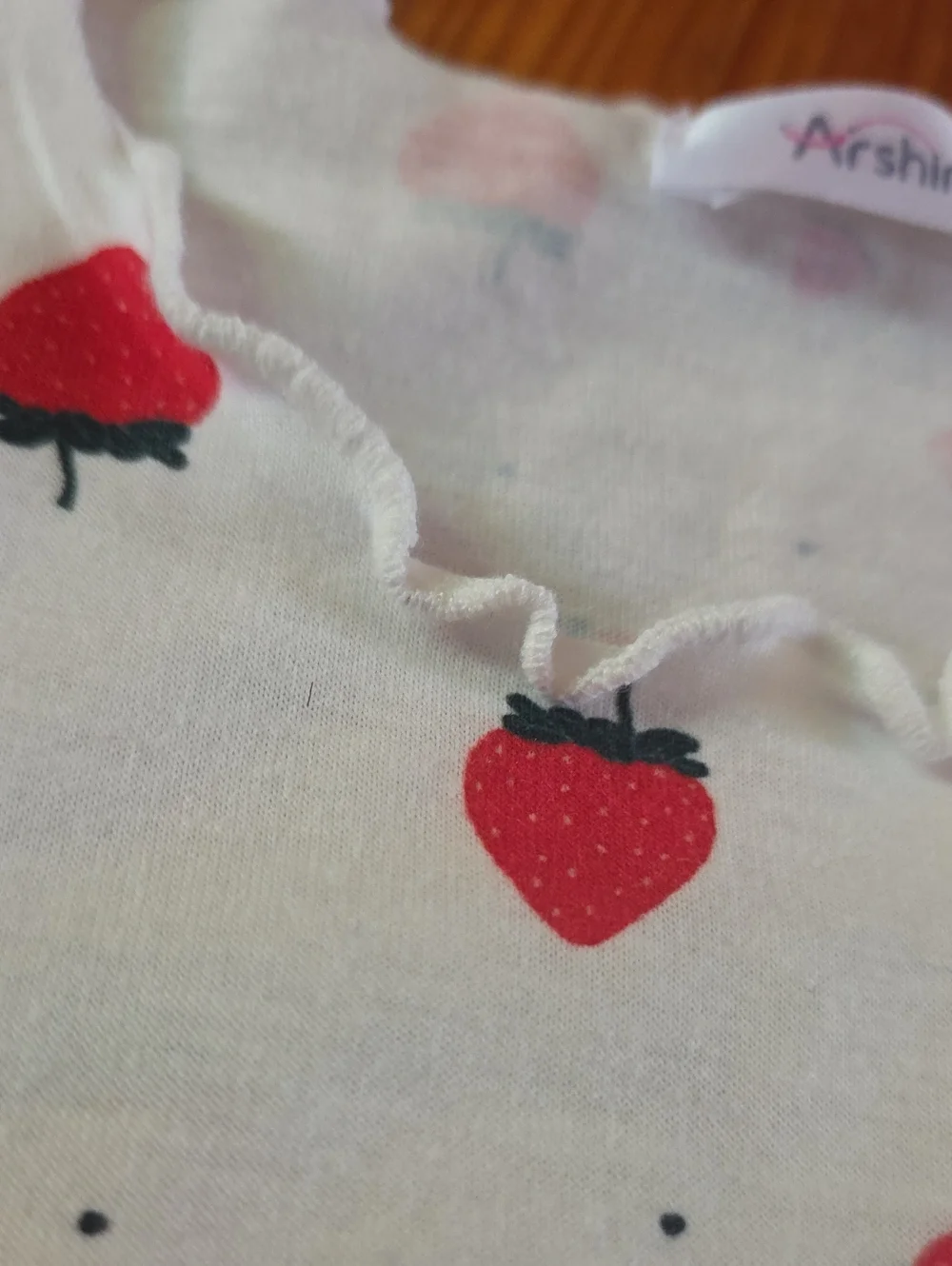 Arshiner Kids White Strawberry-Print Pajama Set